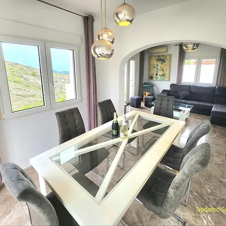 Beautiful View Villa *